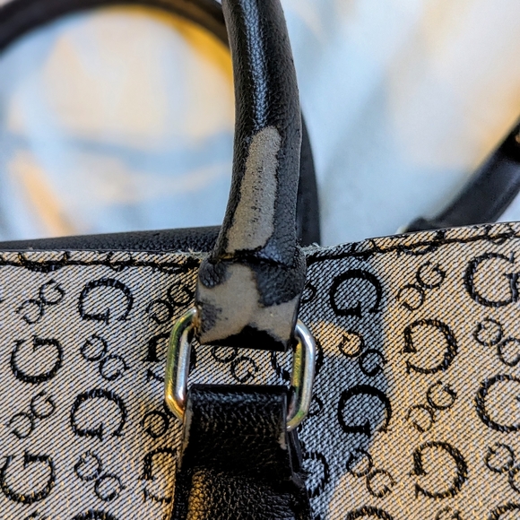Guess - satchel/handbag. - Picture 7 of 7